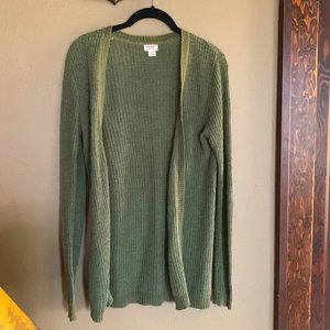I’m selling an army green cardigan. Worn only twice and is in perfect condition